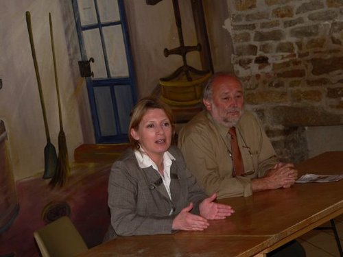 Francine BENOIST et Gérard JACQUIER en réunion publique à Larnaud